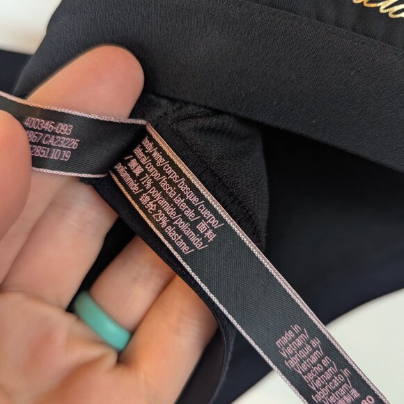 Victoria's Secret Padded Strappy Pushup Sports Bra in Black, Sz 36D - Picture 3 of 7